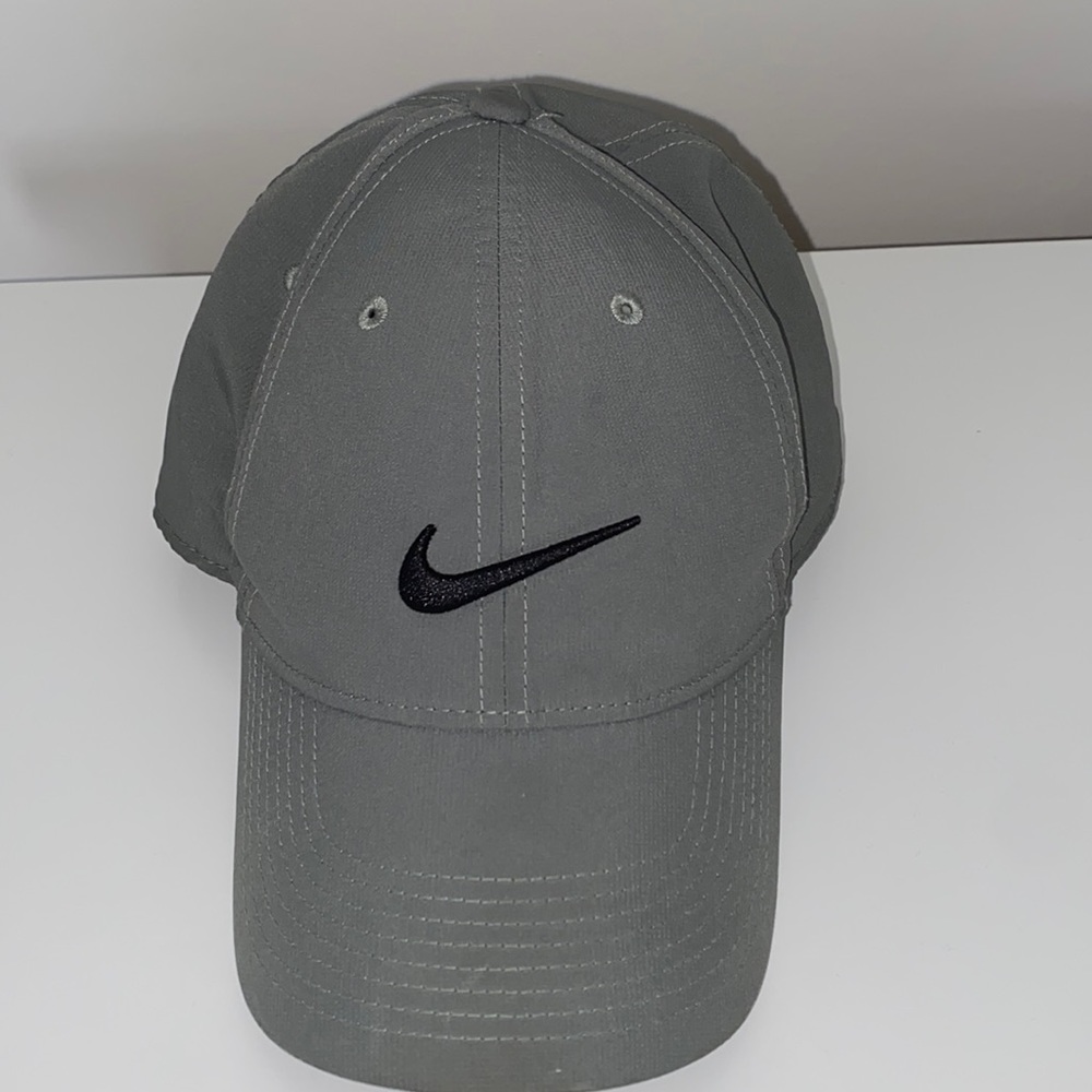 Men’s Nike Legacy Dri-Fit Hat sage green